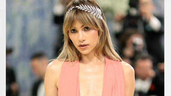 Suki Waterhouse Biography